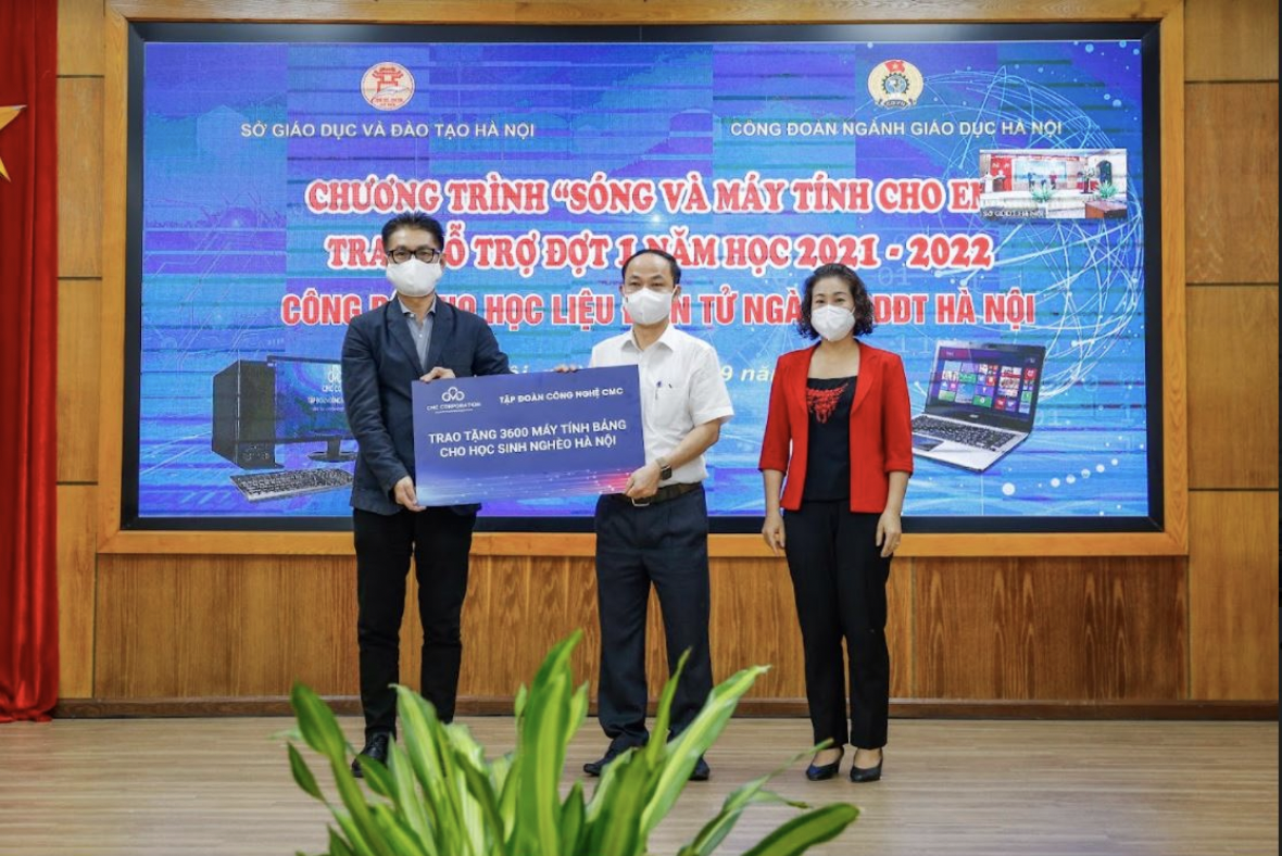 CMC donates 3600 tablets to needy students