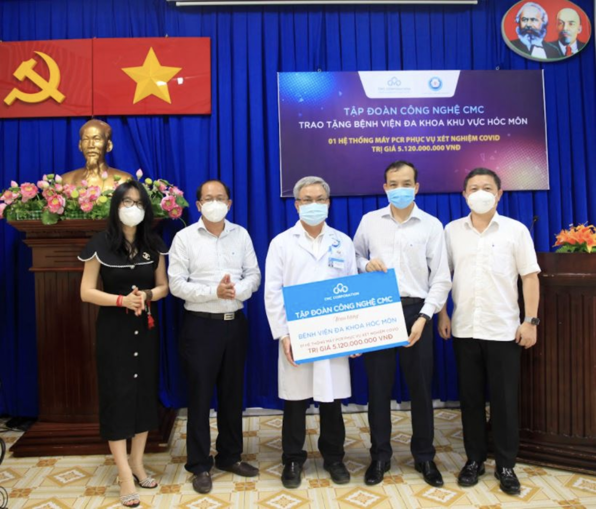 CMC donates Covid-19 testing system to Hoc Mon General Hospital